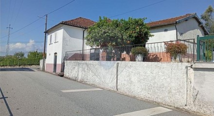 Residential - Single Family Home - T3 - São Miguel do Outeiro e Sabugosa, Tondela - PT