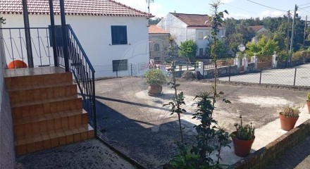 Residential - Single Family Home - T3 - São Miguel do Outeiro e Sabugosa, Tondela - PT
