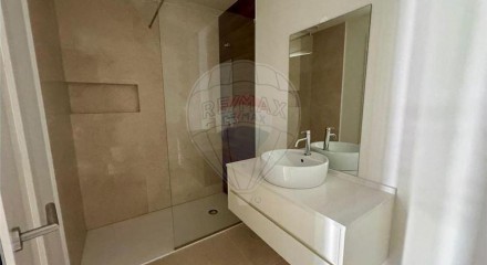 Residential - Condo/Apartment - São Mamede de Infesta e Senhora da Hora, Matosinhos - PT