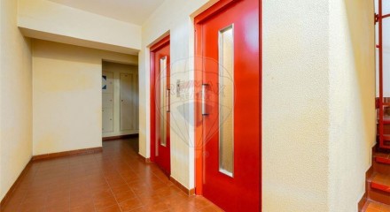 Residential - Condo/Apartment - T3 - Carnide, Lisbon - PT