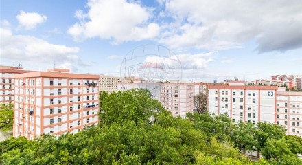Residential - Condo/Apartment - T3 - Carnide, Lisbon - PT