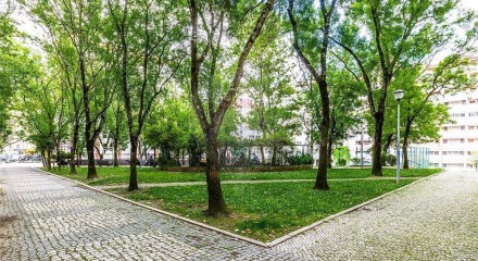 Residential - Condo/Apartment - T3 - Carnide, Lisbon - PT