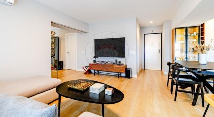 Residential - Condo/Apartment - T3 - Carnide, Lisbon - PT