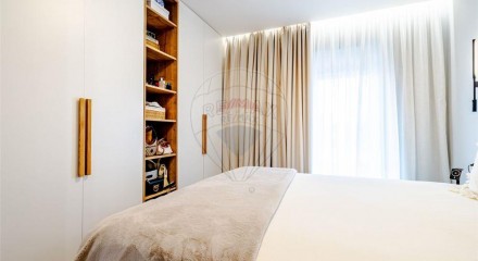 Residential - Condo/Apartment - T3 - Carnide, Lisbon - PT