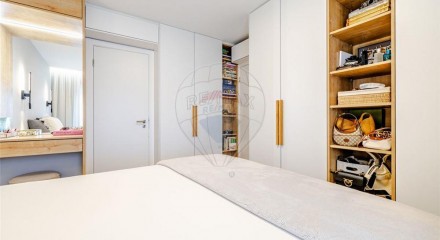 Residential - Condo/Apartment - T3 - Carnide, Lisbon - PT
