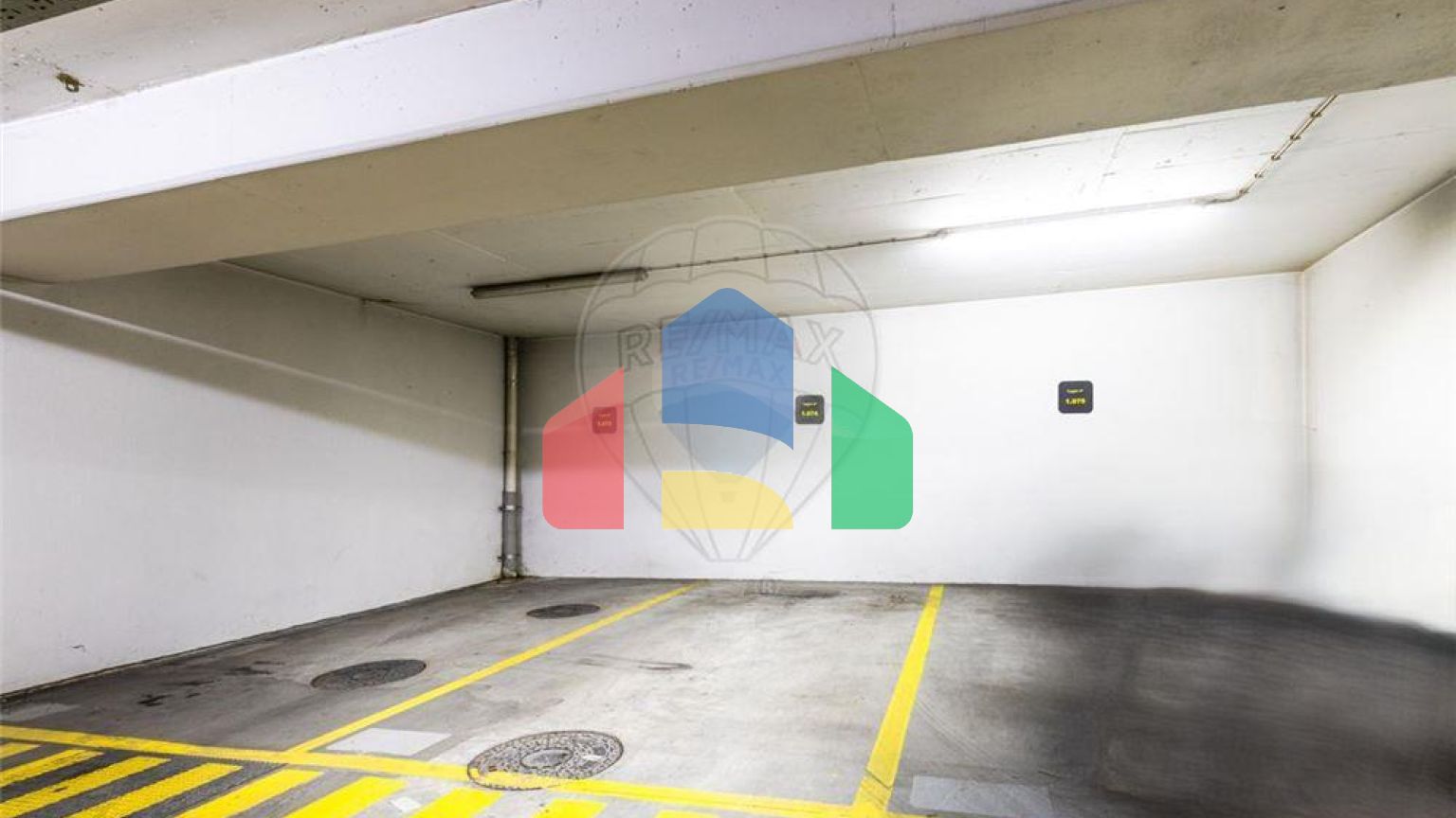 Residential - Condo/Apartment - T3 - Carnide, Lisbon - PT