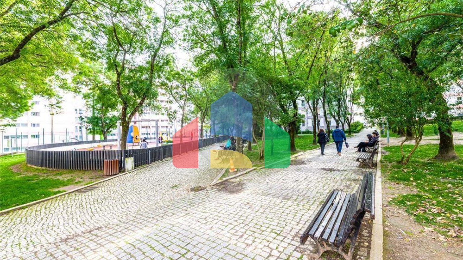 Residential - Condo/Apartment - T3 - Carnide, Lisbon - PT