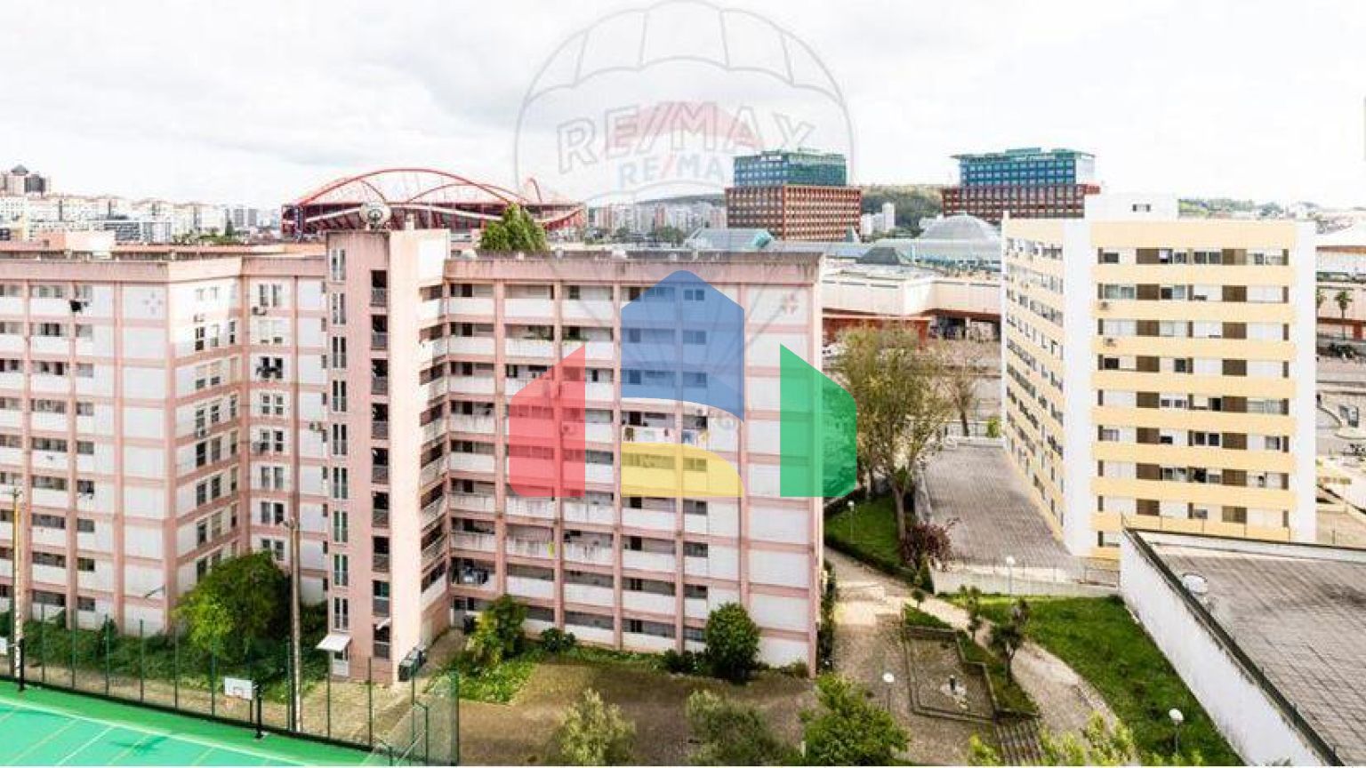 Residential - Condo/Apartment - T3 - Carnide, Lisbon - PT