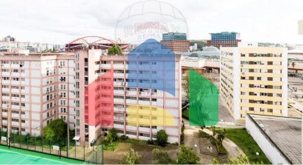 Residential - Condo/Apartment - T3 - Carnide, Lisbon - PT