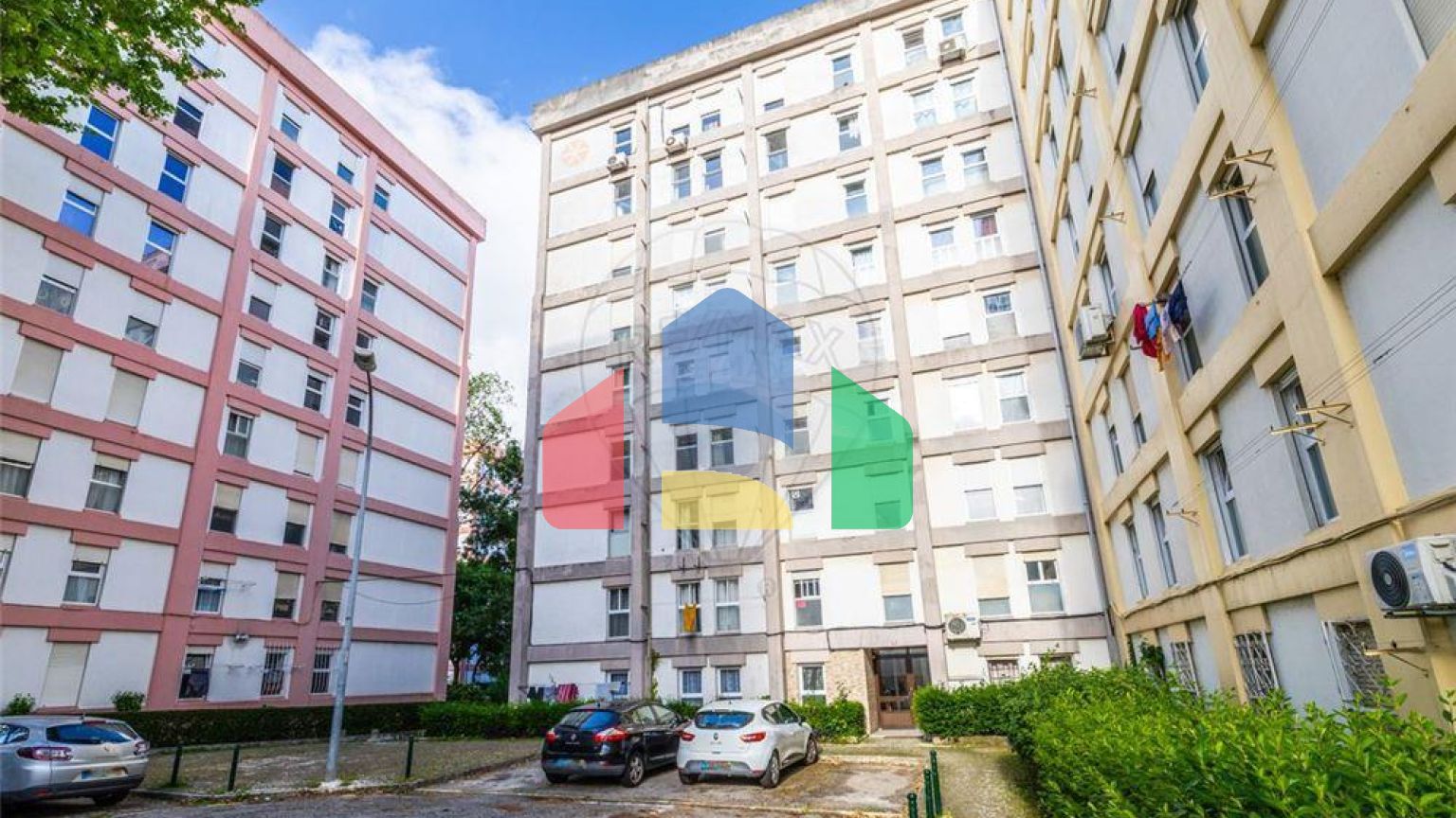 Residential - Condo/Apartment - T3 - Carnide, Lisbon - PT