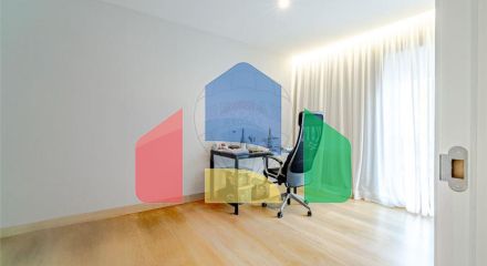 Residential - Condo/Apartment - T3 - Carnide, Lisbon - PT