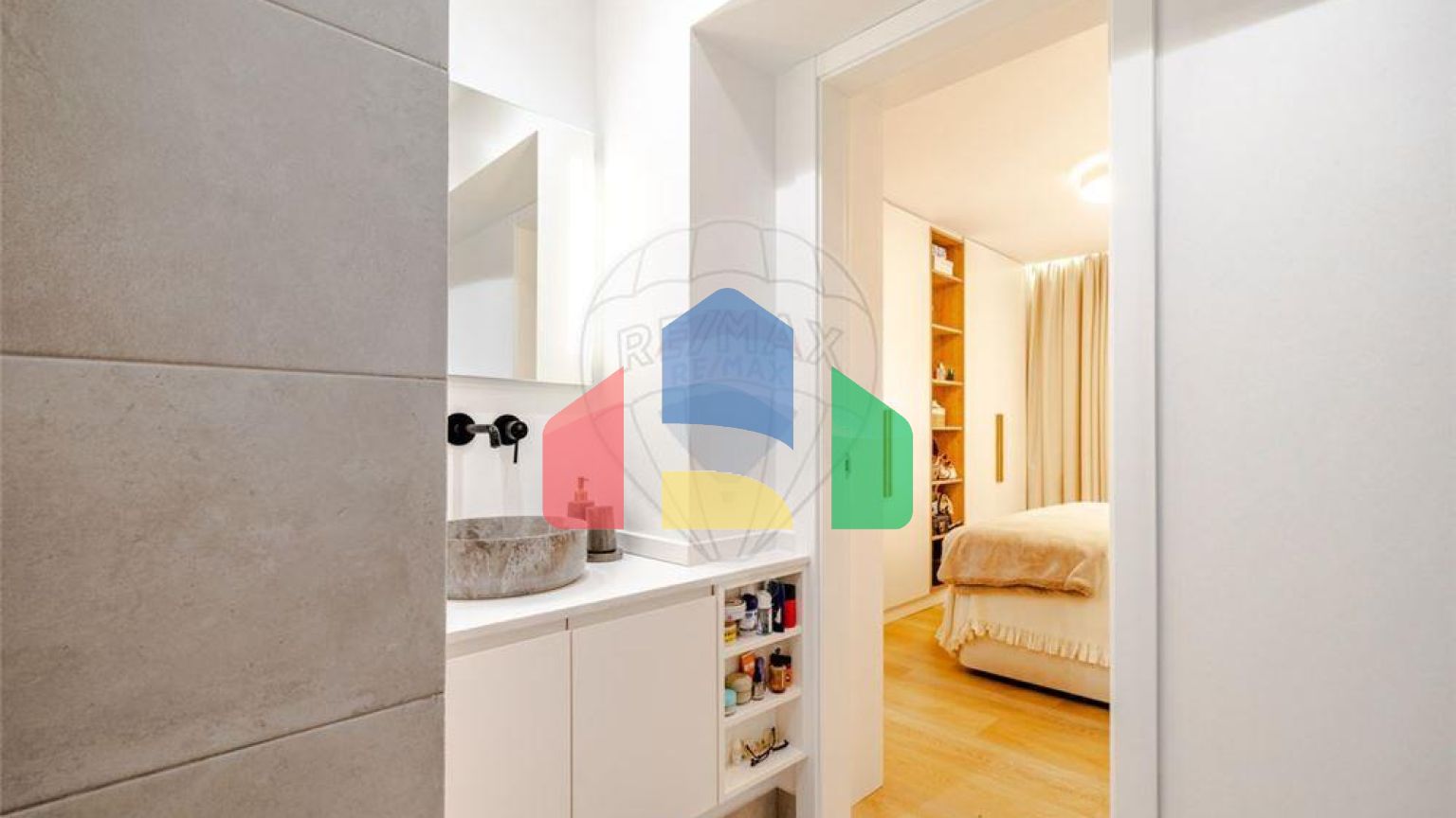 Residential - Condo/Apartment - T3 - Carnide, Lisbon - PT