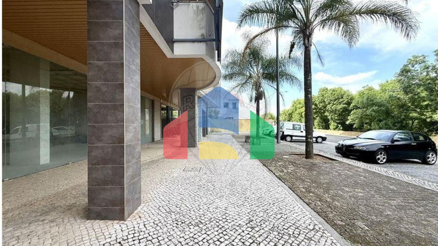 Residential - Condo/Apartment - T5 - Sao Joao Baptista, Entroncamento - PT