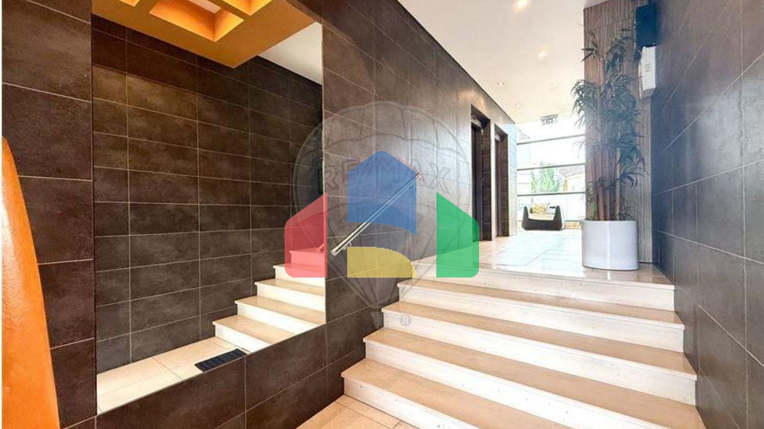 Residential - Condo/Apartment - T5 - Sao Joao Baptista, Entroncamento - PT