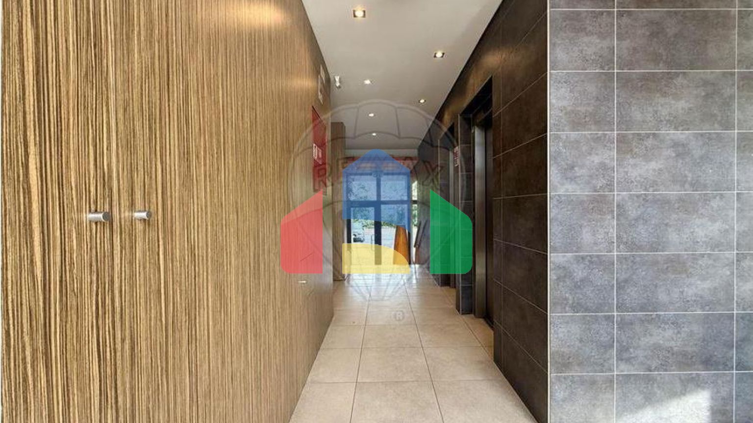 Residential - Condo/Apartment - T5 - Sao Joao Baptista, Entroncamento - PT