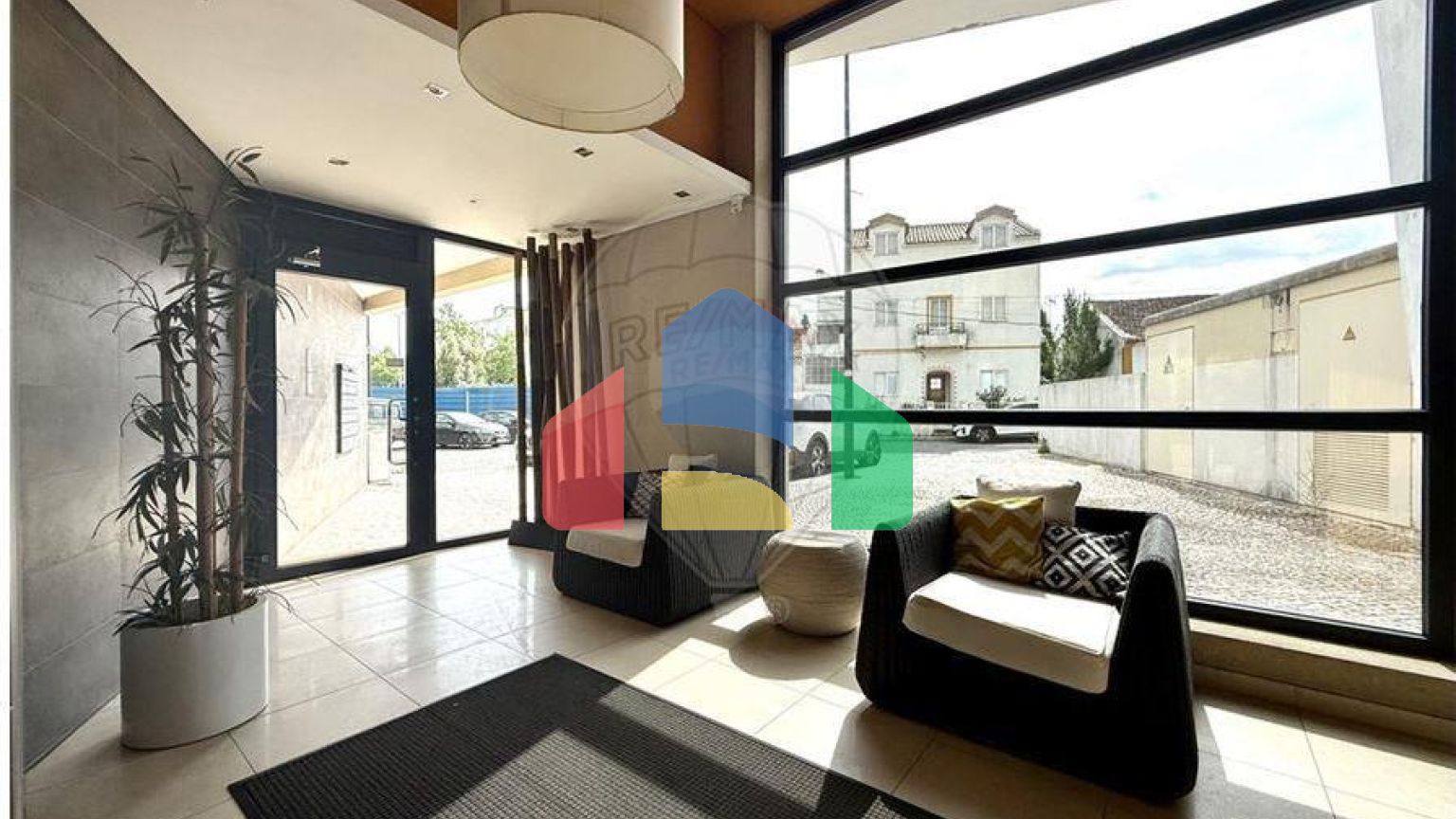 Residential - Condo/Apartment - T5 - Sao Joao Baptista, Entroncamento - PT