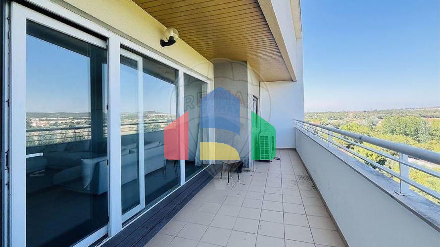 Residential - Condo/Apartment - T5 - Sao Joao Baptista, Entroncamento - PT