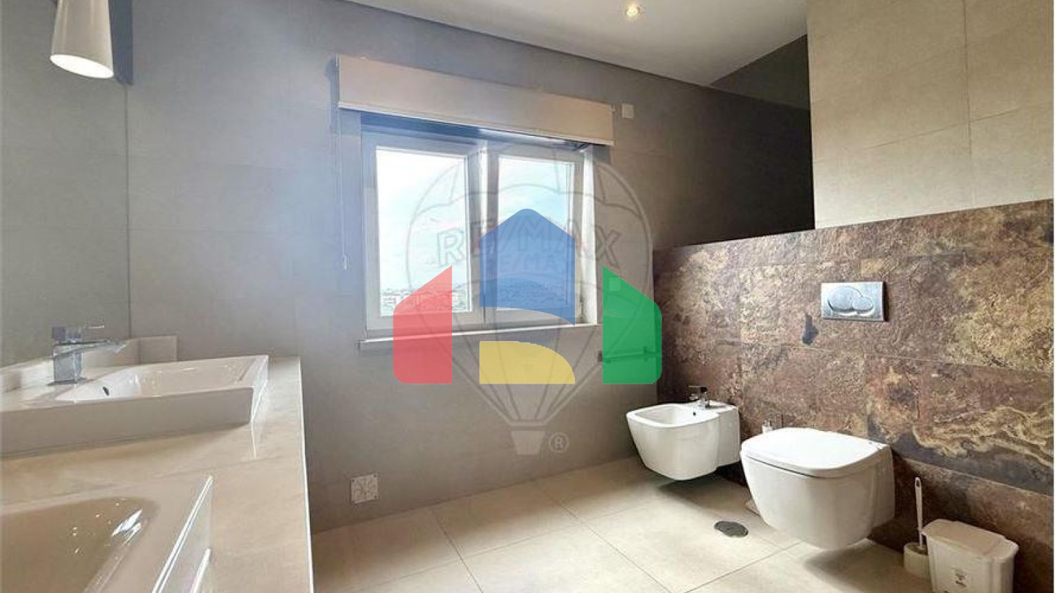 Residential - Condo/Apartment - T5 - Sao Joao Baptista, Entroncamento - PT