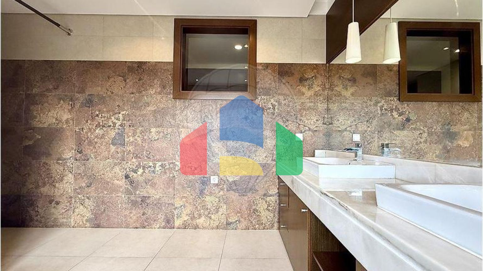 Residential - Condo/Apartment - T5 - Sao Joao Baptista, Entroncamento - PT