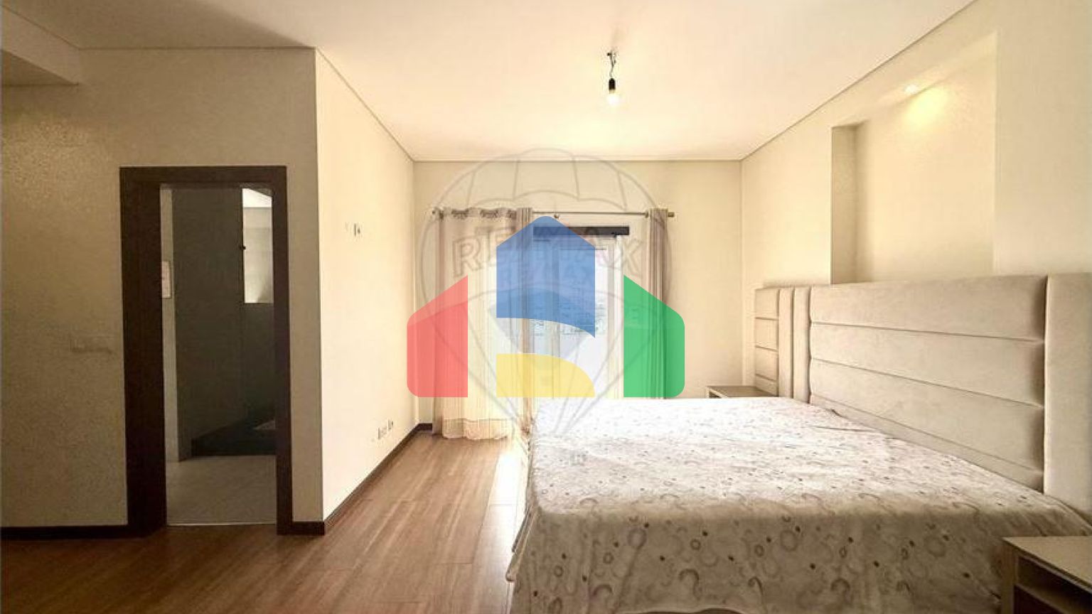 Residential - Condo/Apartment - T5 - Sao Joao Baptista, Entroncamento - PT