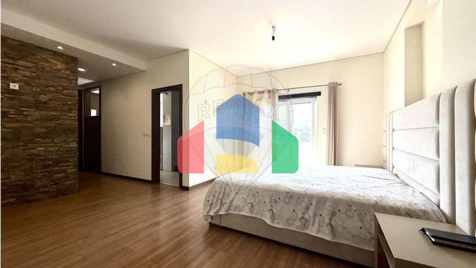 Residential - Condo/Apartment - T5 - Sao Joao Baptista, Entroncamento - PT