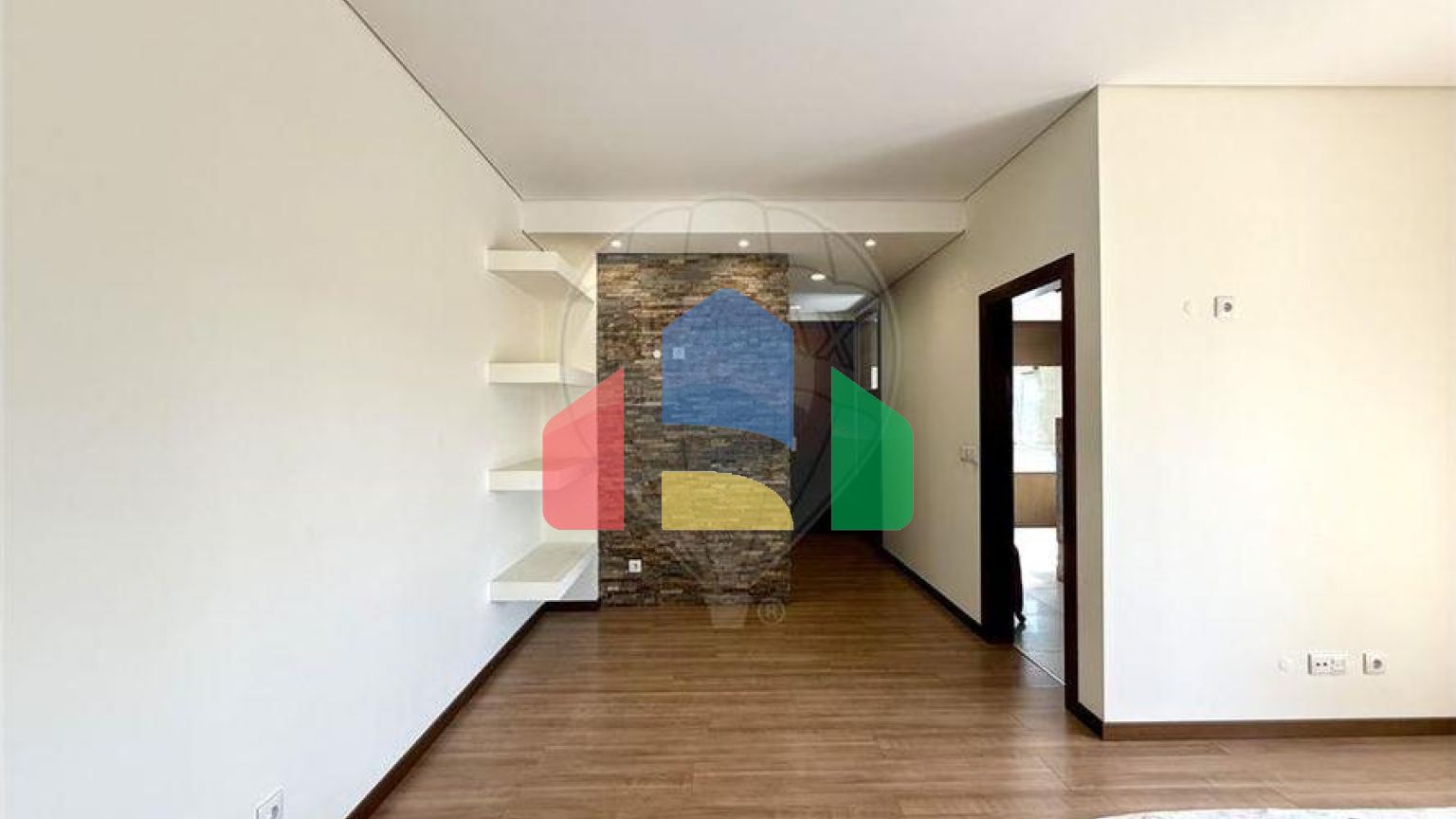 Residential - Condo/Apartment - T5 - Sao Joao Baptista, Entroncamento - PT