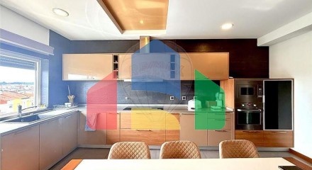 Residential - Condo/Apartment - T5 - Sao Joao Baptista, Entroncamento - PT