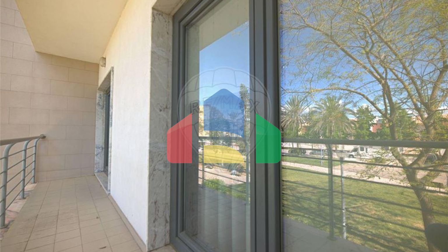 Residential - Condo/Apartment - T3 - Pinhal Novo, Palmela - PT