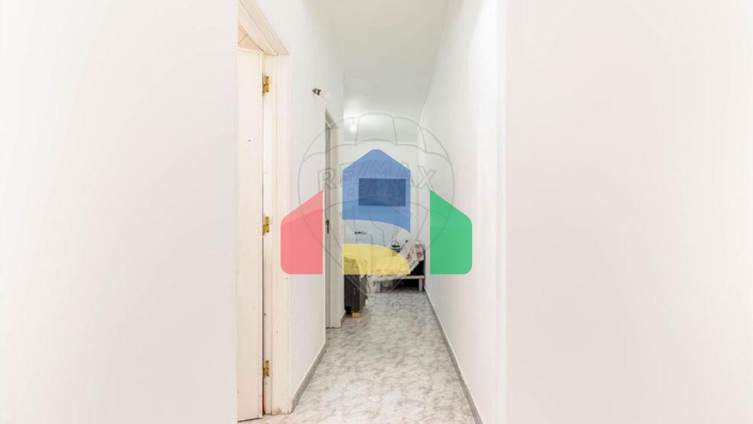 Residential - Condo/Apartment - T2 - Baixa da Banheira e Vale da Amoreira, Moita - PT