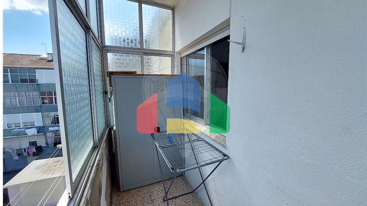 Residential - Condo/Apartment - T2 - Baixa da Banheira e Vale da Amoreira, Moita - PT