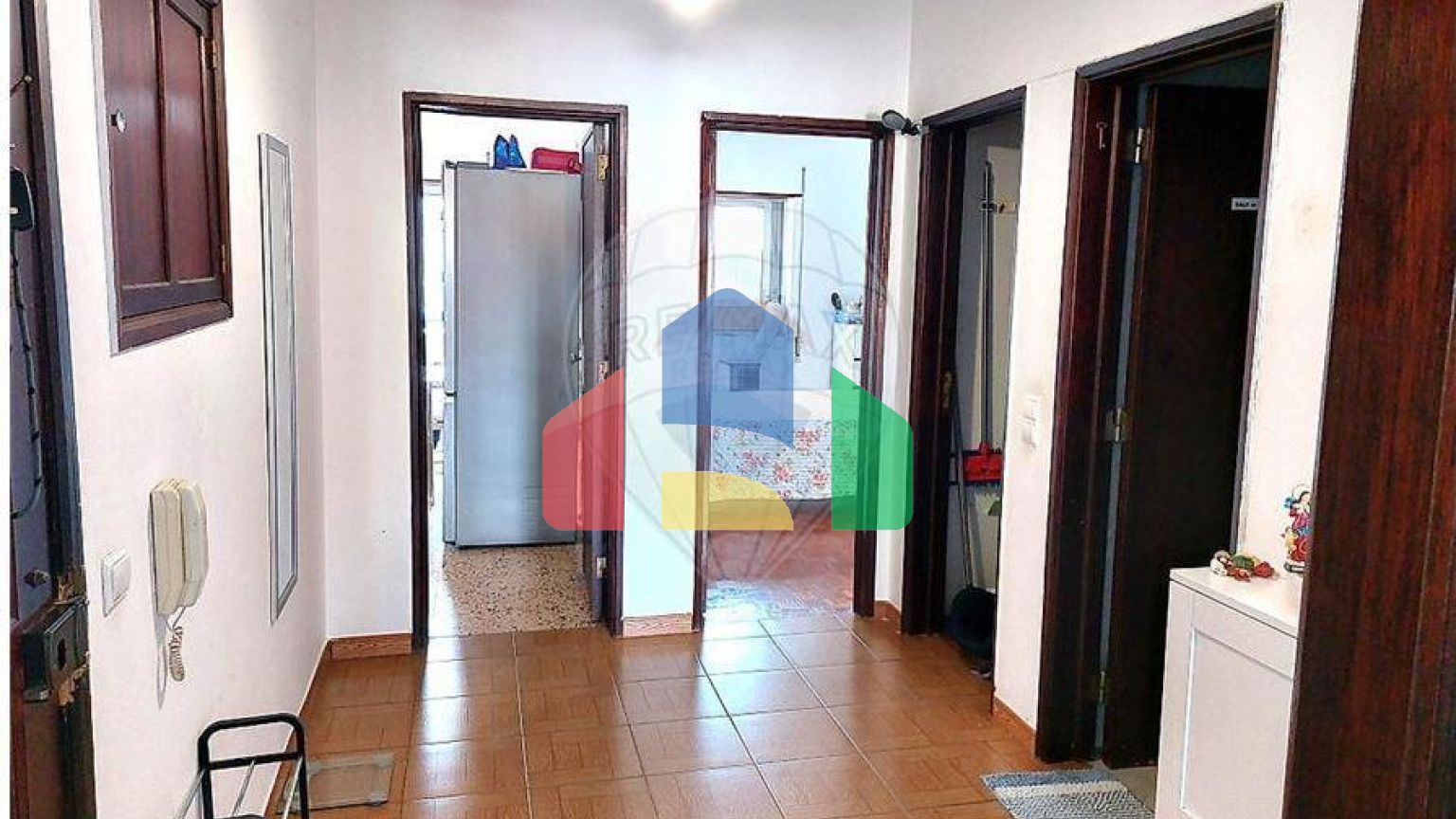 Residential - Condo/Apartment - T2 - Baixa da Banheira e Vale da Amoreira, Moita - PT