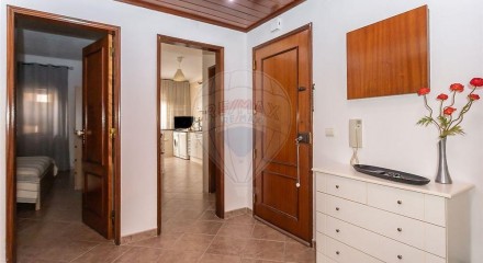 Residential - Condo/Apartment - T2 - Baixa da Banheira e Vale da Amoreira, Moita - PT