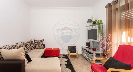 Residential - Condo/Apartment - T2 - Baixa da Banheira e Vale da Amoreira, Moita - PT
