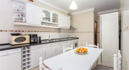 Residential - Condo/Apartment - T2 - Baixa da Banheira e Vale da Amoreira, Moita - PT