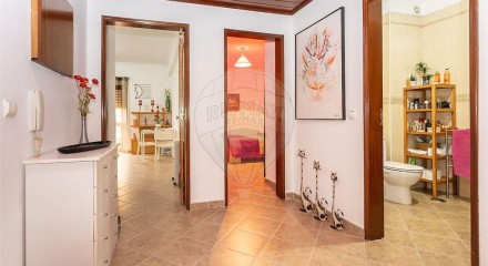 Residential - Condo/Apartment - T2 - Baixa da Banheira e Vale da Amoreira, Moita - PT