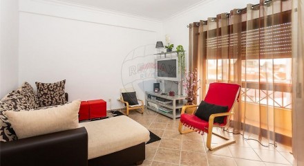Residential - Condo/Apartment - T2 - Baixa da Banheira e Vale da Amoreira, Moita - PT