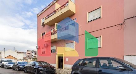 Residential - Condo/Apartment - T2 - Baixa da Banheira e Vale da Amoreira, Moita - PT