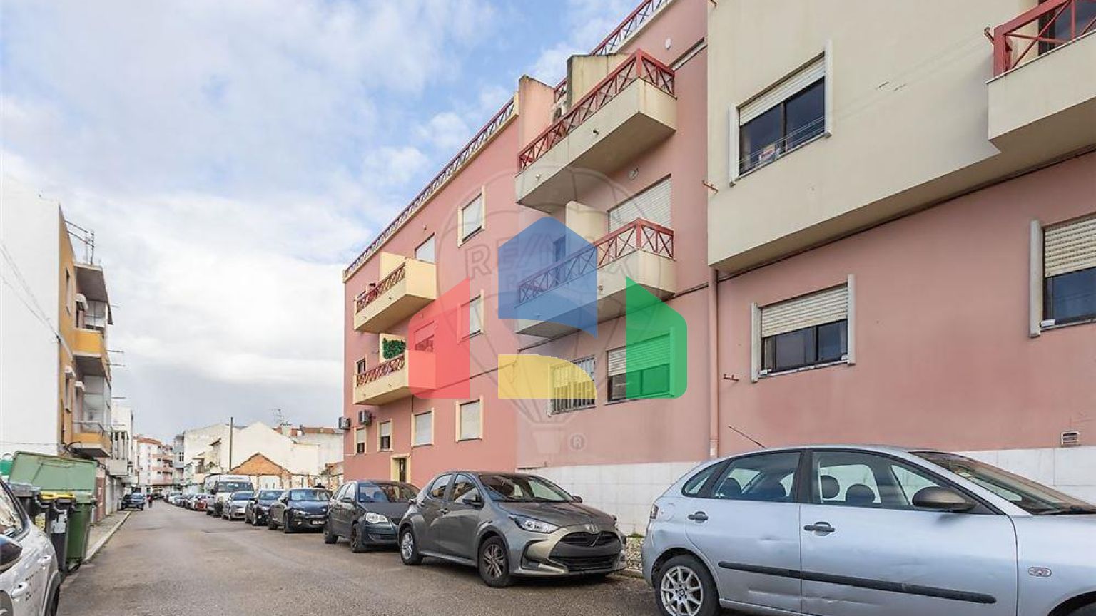 Residential - Condo/Apartment - T2 - Baixa da Banheira e Vale da Amoreira, Moita - PT