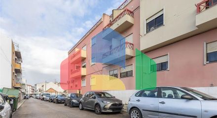 Residential - Condo/Apartment - T2 - Baixa da Banheira e Vale da Amoreira, Moita - PT