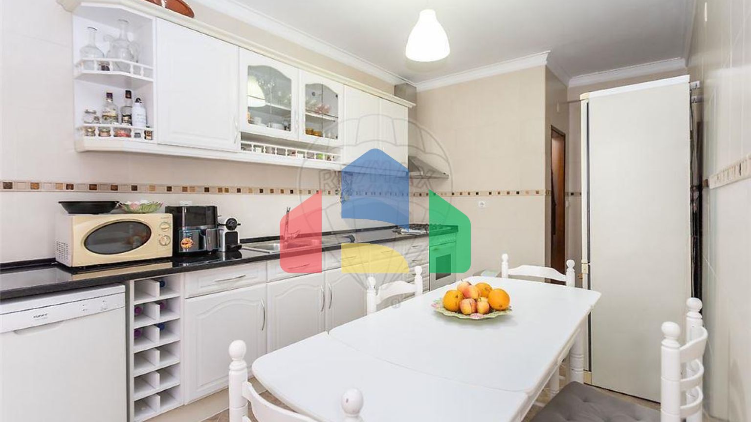 Residential - Condo/Apartment - T2 - Baixa da Banheira e Vale da Amoreira, Moita - PT