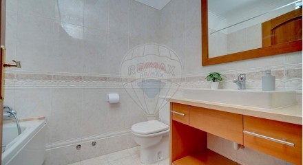 Residential - Condo/Apartment - T3 - Póvoa de Santa Iria e Forte da Casa, Vila Franca de Xira - PT