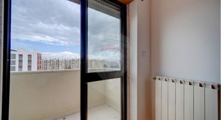 Residential - Condo/Apartment - T3 - Póvoa de Santa Iria e Forte da Casa, Vila Franca de Xira - PT