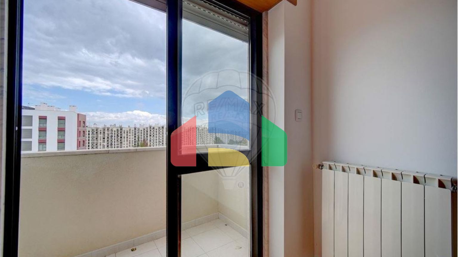 Residential - Condo/Apartment - T3 - Póvoa de Santa Iria e Forte da Casa, Vila Franca de Xira - PT