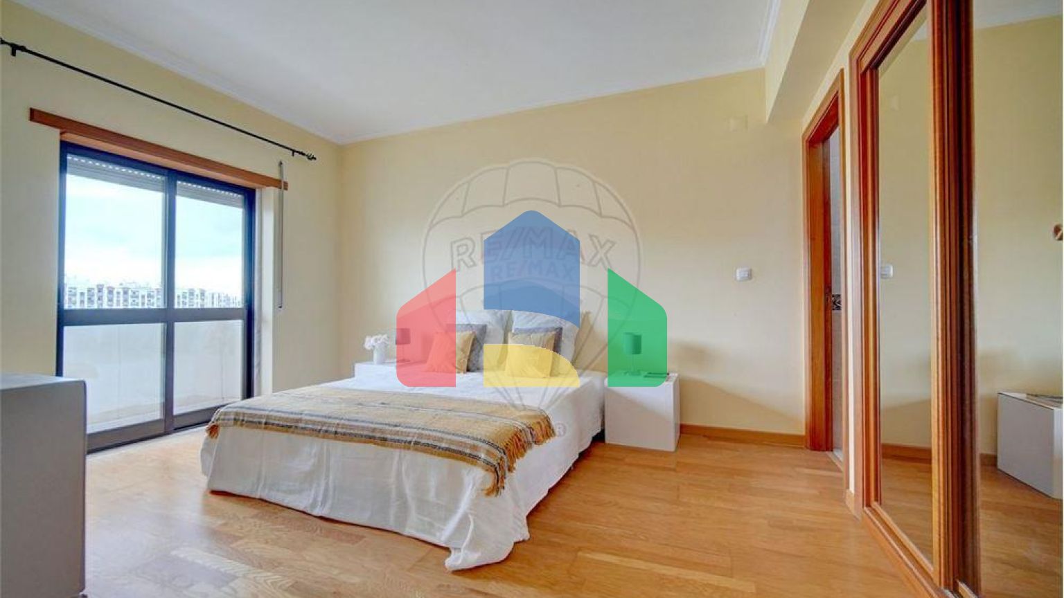 Residential - Condo/Apartment - T3 - Póvoa de Santa Iria e Forte da Casa, Vila Franca de Xira - PT