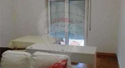 Residential - Condo/Apartment - T2 - Póvoa de Santa Iria e Forte da Casa, Vila Franca de Xira - PT