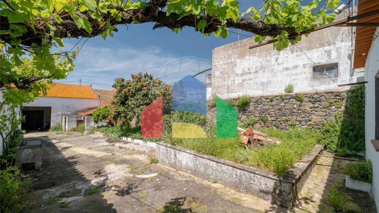 Residential - Single Family Home - T4 - Santa Vitória e Mombeja, Beja - PT