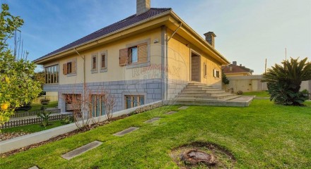 Residential - Single Family Home - T5 - Grijó e Sermonde, Vila Nova de Gaia - PT