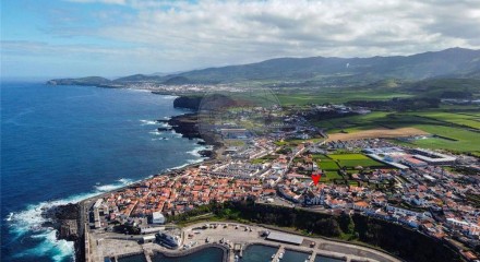 Residential - Single Family Home - T3 - Rabo de Peixe, Ribeira Grande - PT