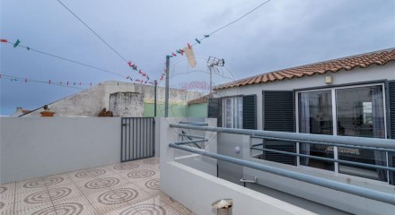 Residential - Single Family Home - T3 - Rabo de Peixe, Ribeira Grande - PT