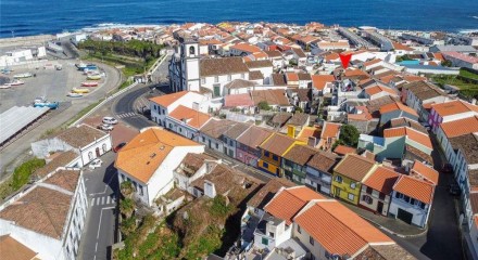 Residential - Single Family Home - T3 - Rabo de Peixe, Ribeira Grande - PT